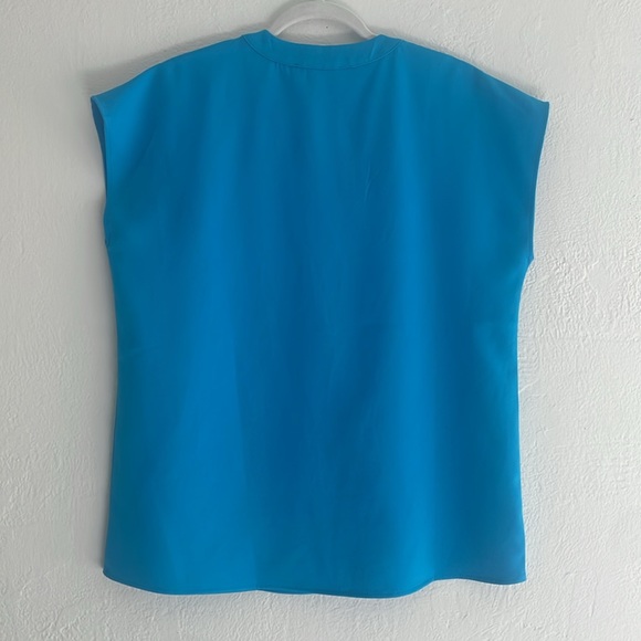 Wanna B Me Medium Aqua Blue Women’s Top - Picture 2 of 9